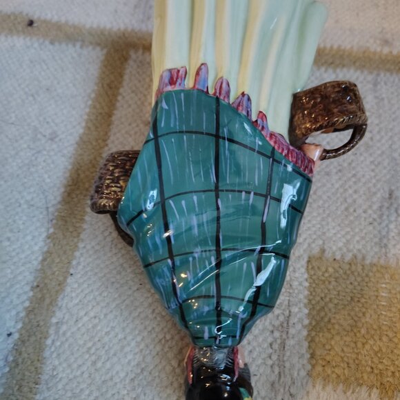 Vintage Mint Royal Doulton "The Orange Lady" Figurine - Picture 9 of 9